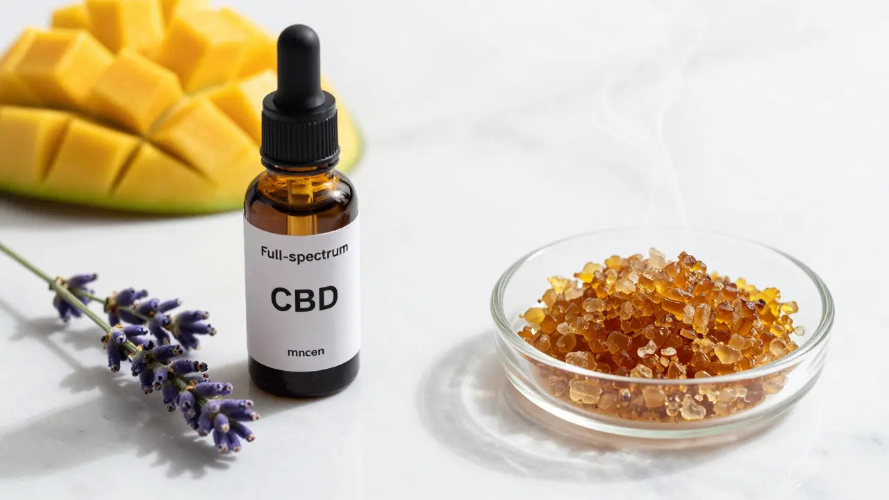 CBD olej a crumble vedle levandule a manga zdůrazňující entourage efekt